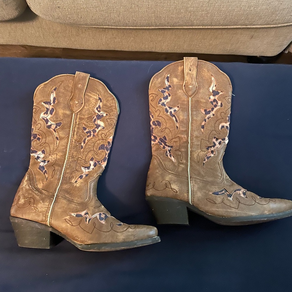 Laredo leopard/cheetah print with leather cowboy boots woman’s 7 1//2
